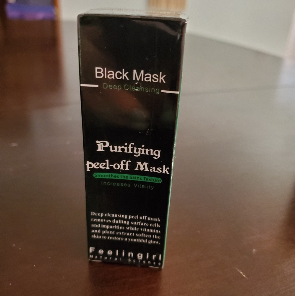 Purifying black peel off mask